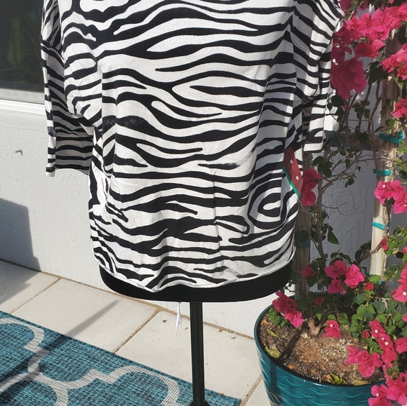 Grayson Threads Zebra Crop Top - Picture 6 of 9